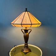Lampe de table Tiffany Art déco en vitrail violet