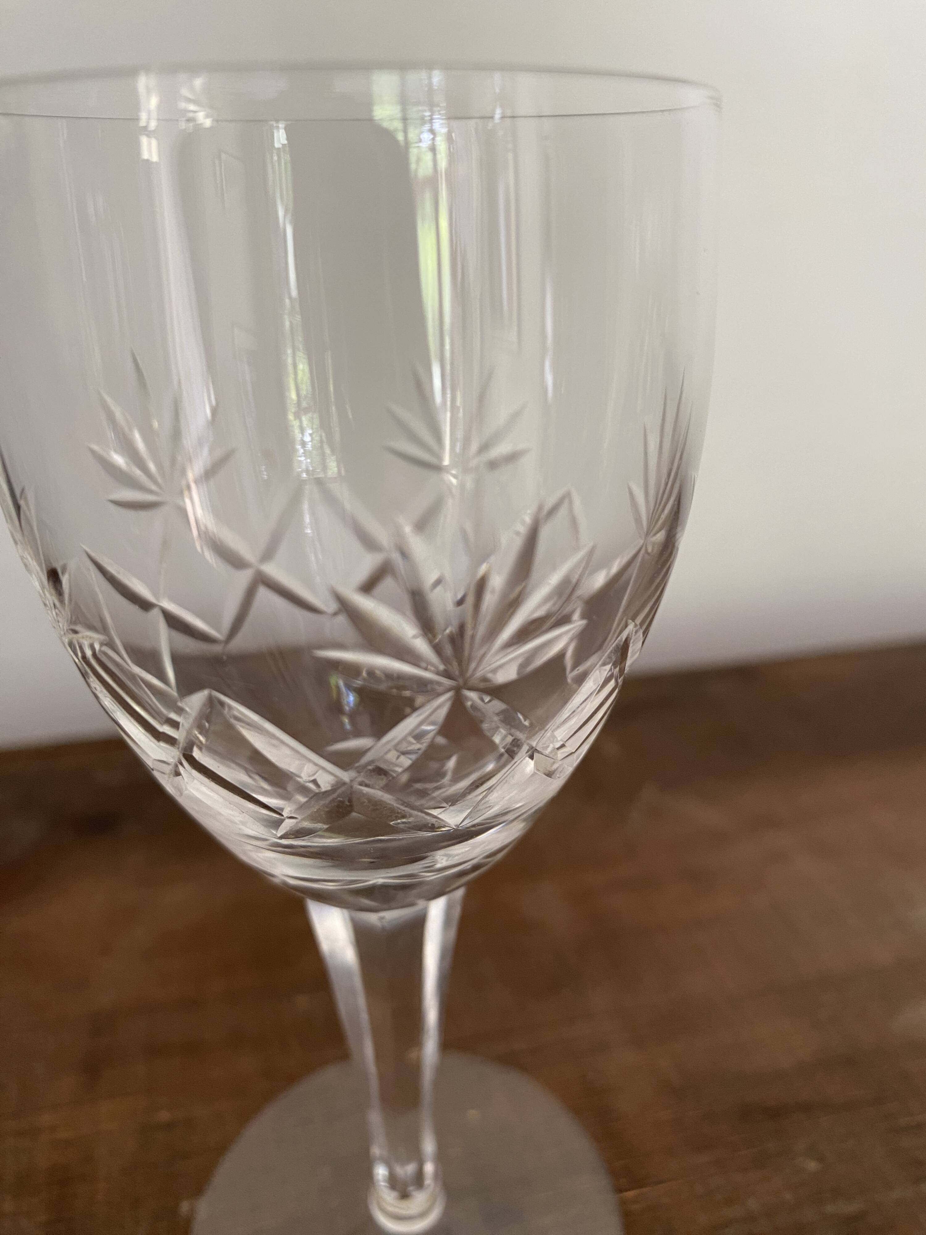 Verre à vin en cristal ciselé vintage 4 pièces
