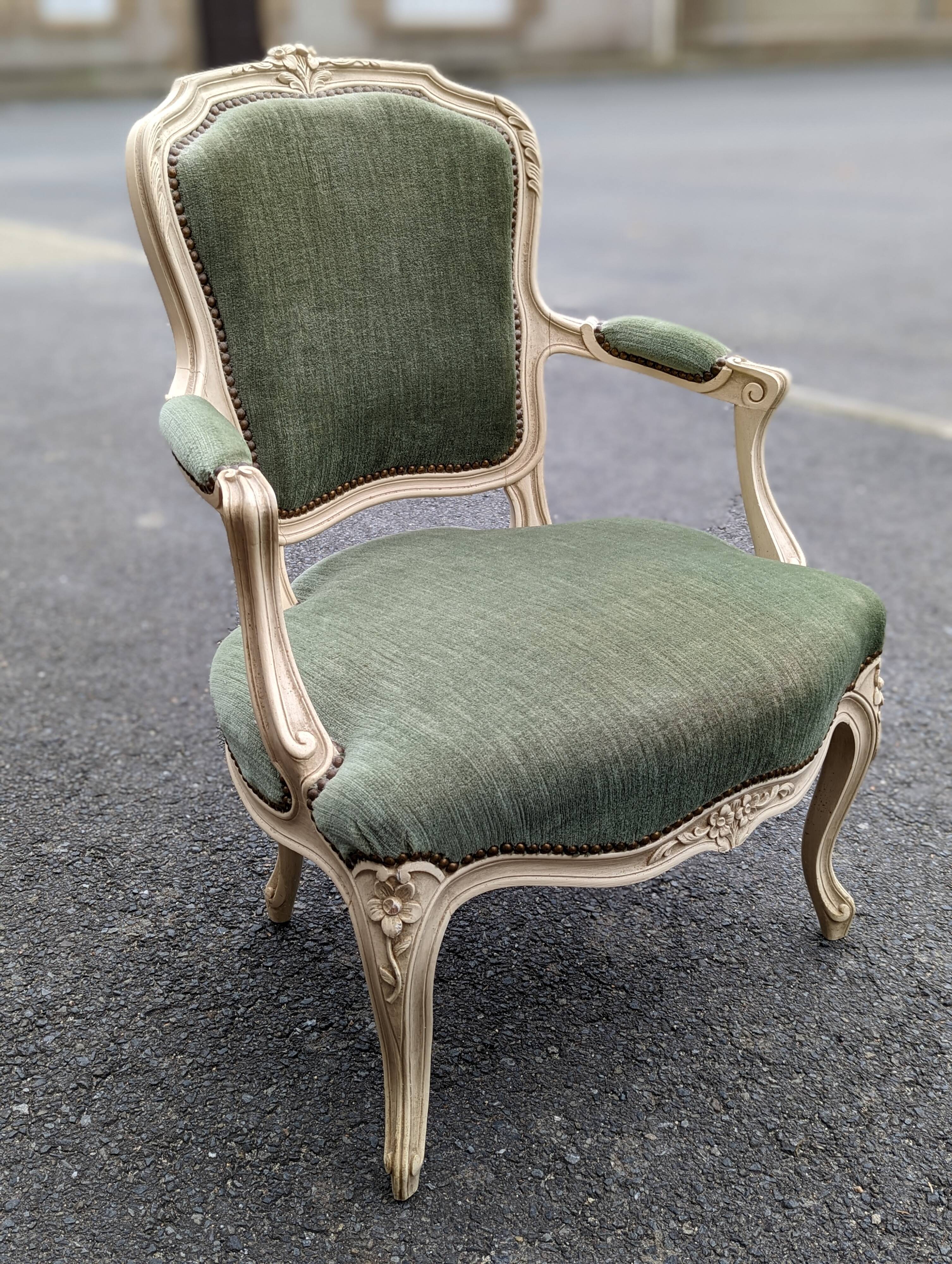Paire de fauteuils Louis XV