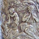 Brass pot repelled Bourdon