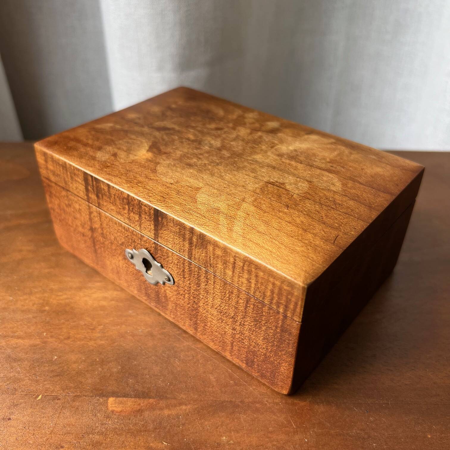 Jewelry box "in the shade of roses"