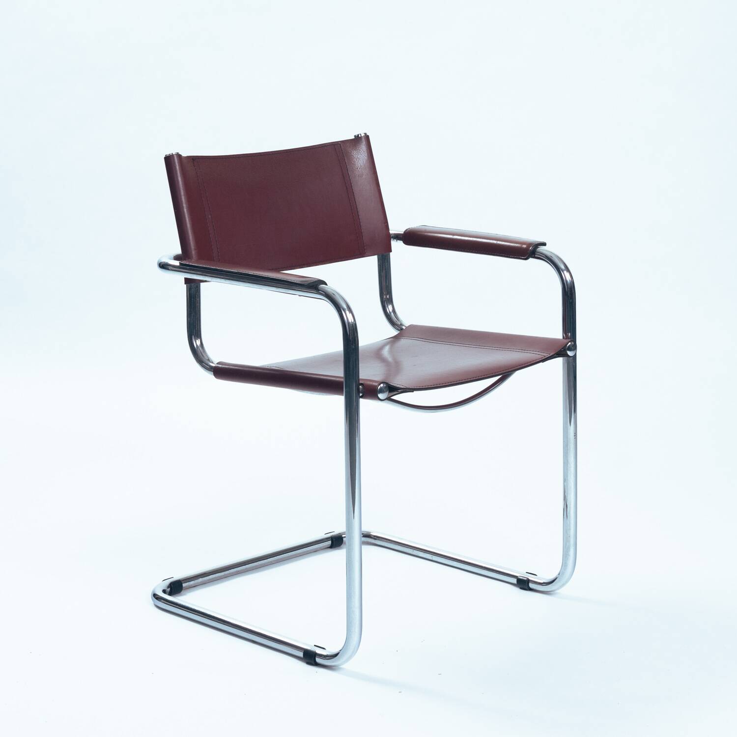 Chaises Bauhaus S34 Mart Stam Marcel en cuir bordeaux, Fasem, années 1980