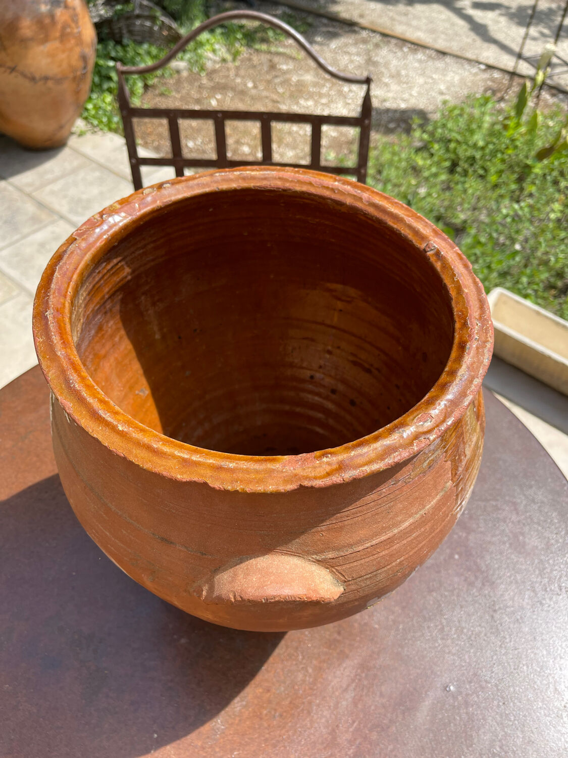 Ancient terracotta pottery jar