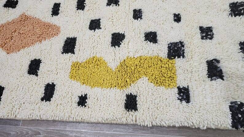Traditional handmade Beni Ouarine rug 250cmx150cm