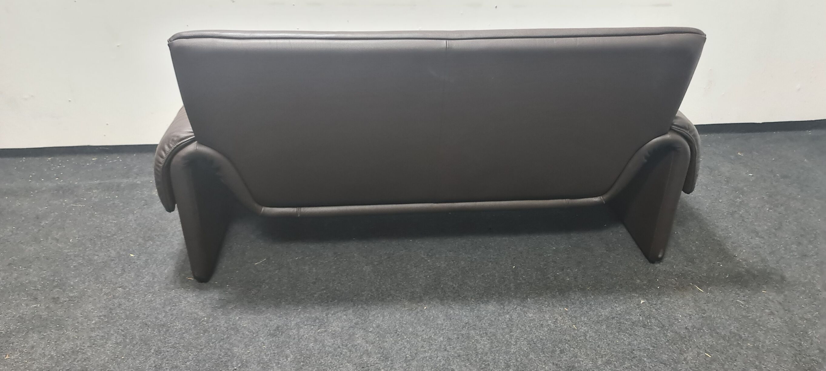 Vintage Swiss 2 seater leather sofa by De Sede model DS 2011