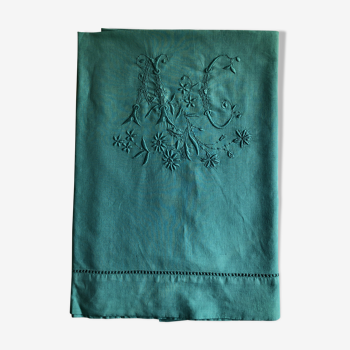 Ancient linen and emerald-tinged cotton