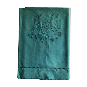 Ancient linen and emerald-tinged cotton