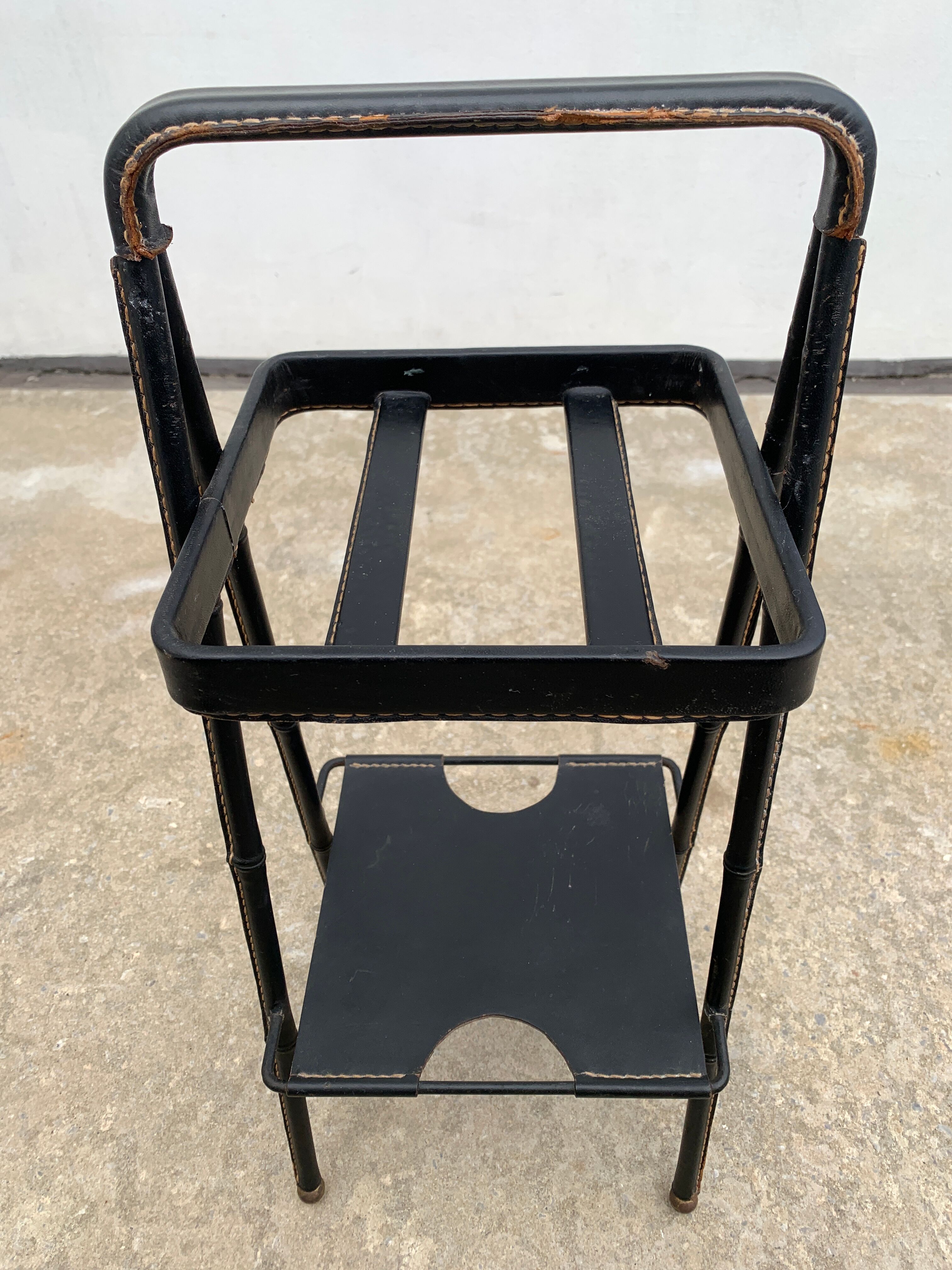 Cendrier on leather stand by Jacques Adnet, 1960