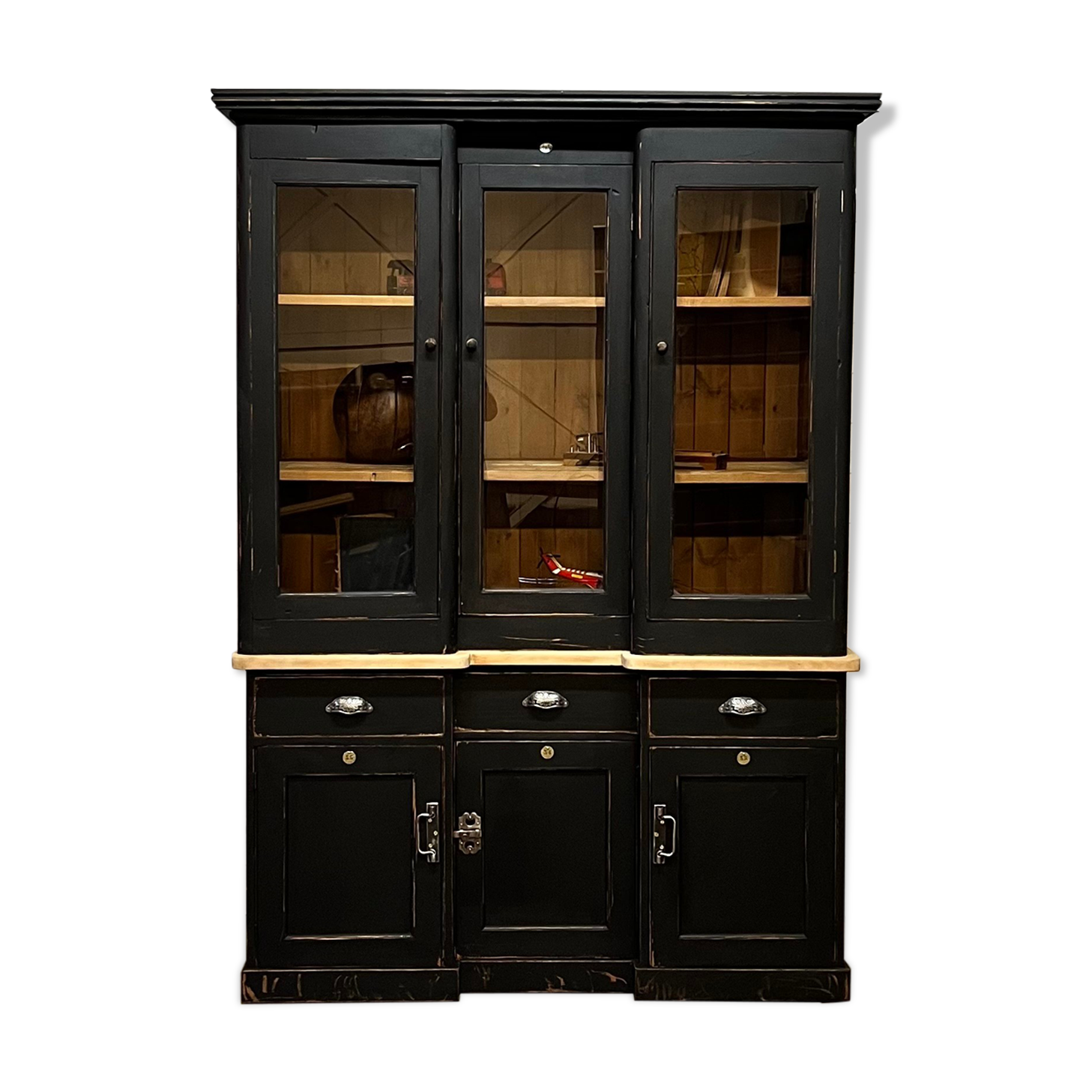 Buffet two bodies of commerce.