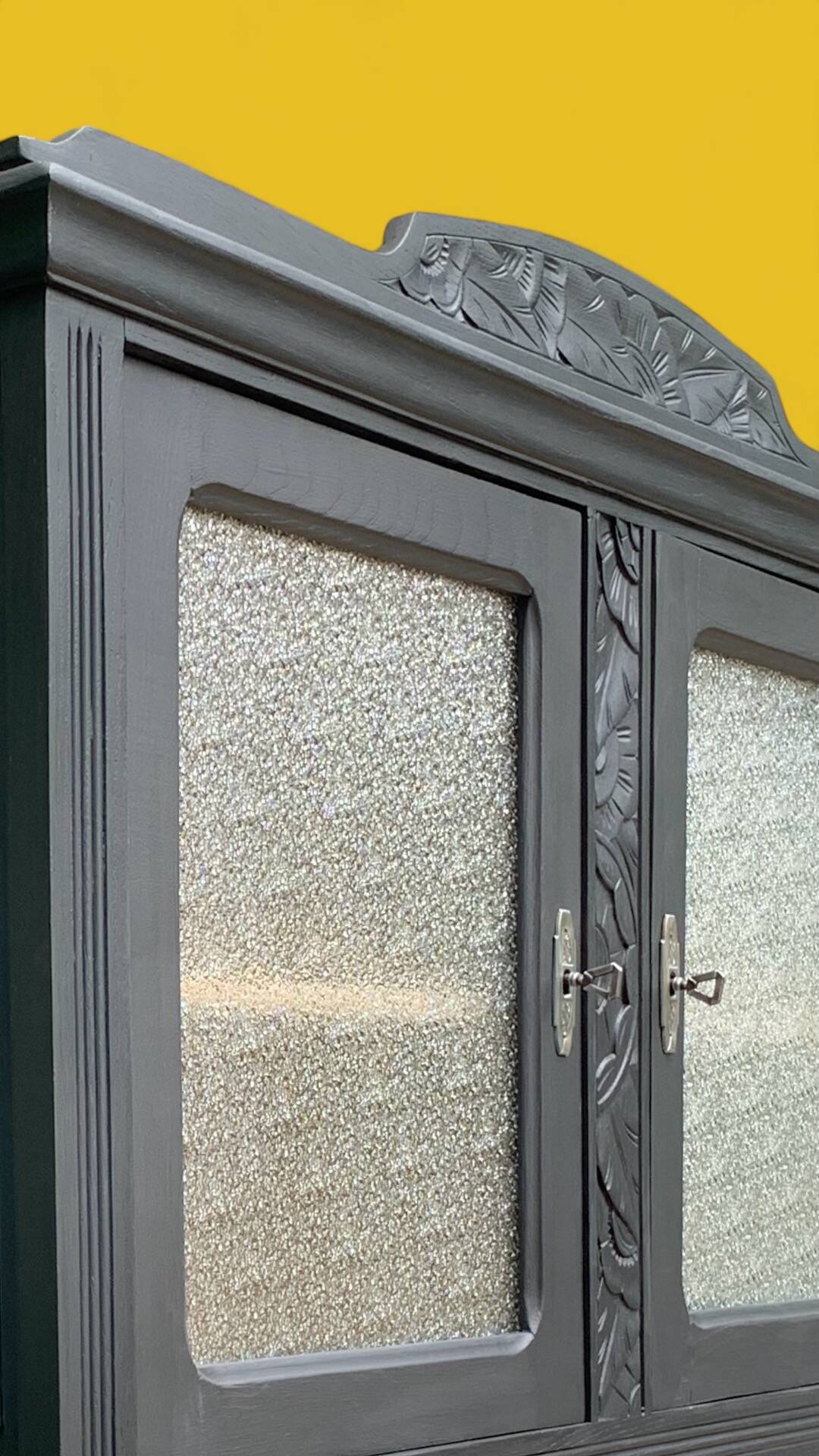 Parisian art deco buffet in solid walnut 1930