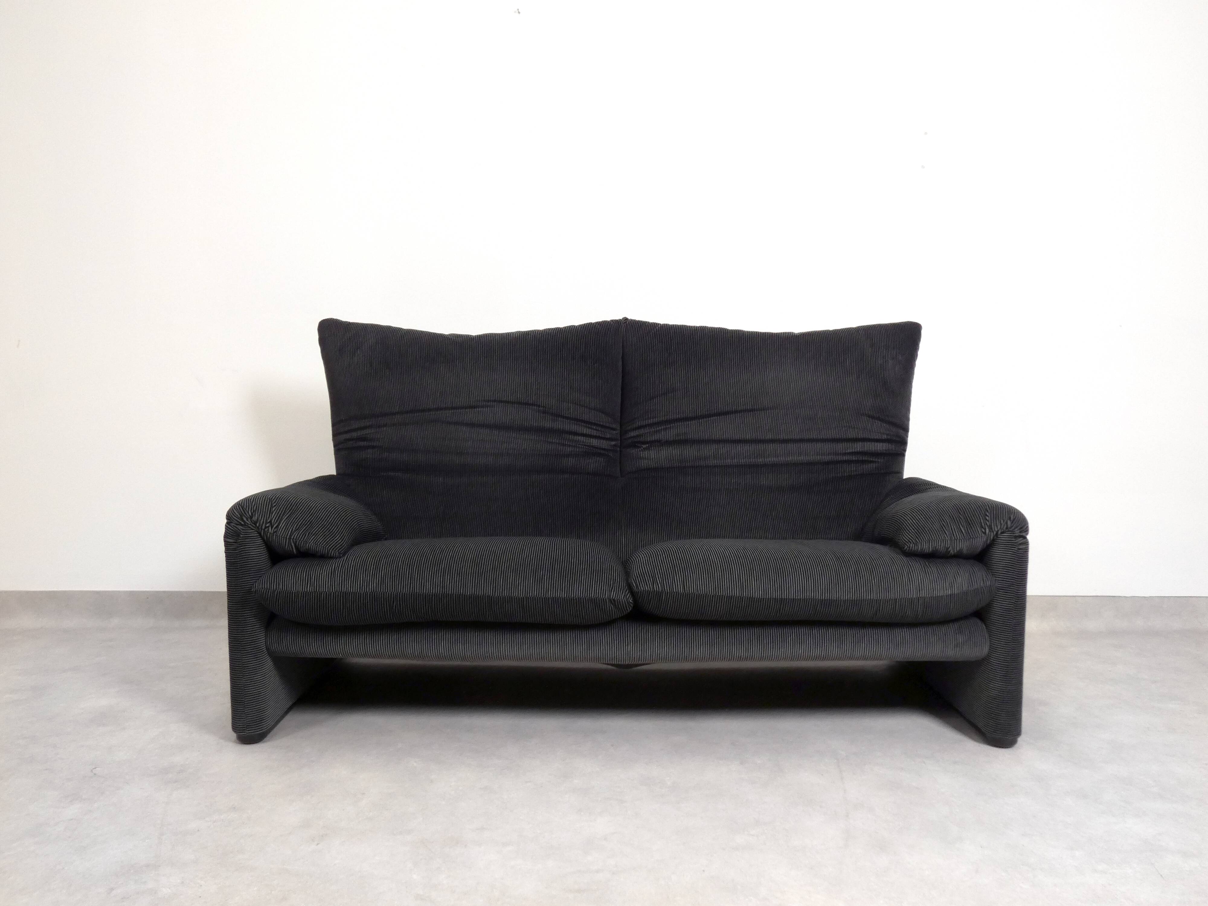 Cassina Maralunga 2.5-seater bicolour black/grey sofa