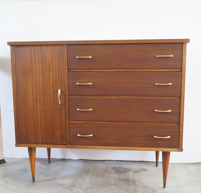 Spindle foot chest of drawers 1960