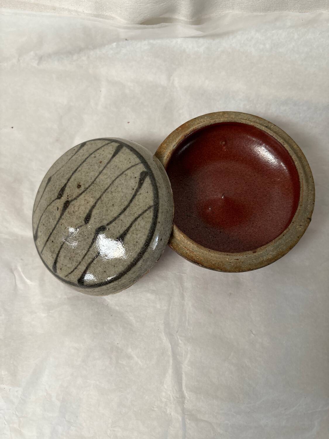 Empty pocket in artisanal stoneware