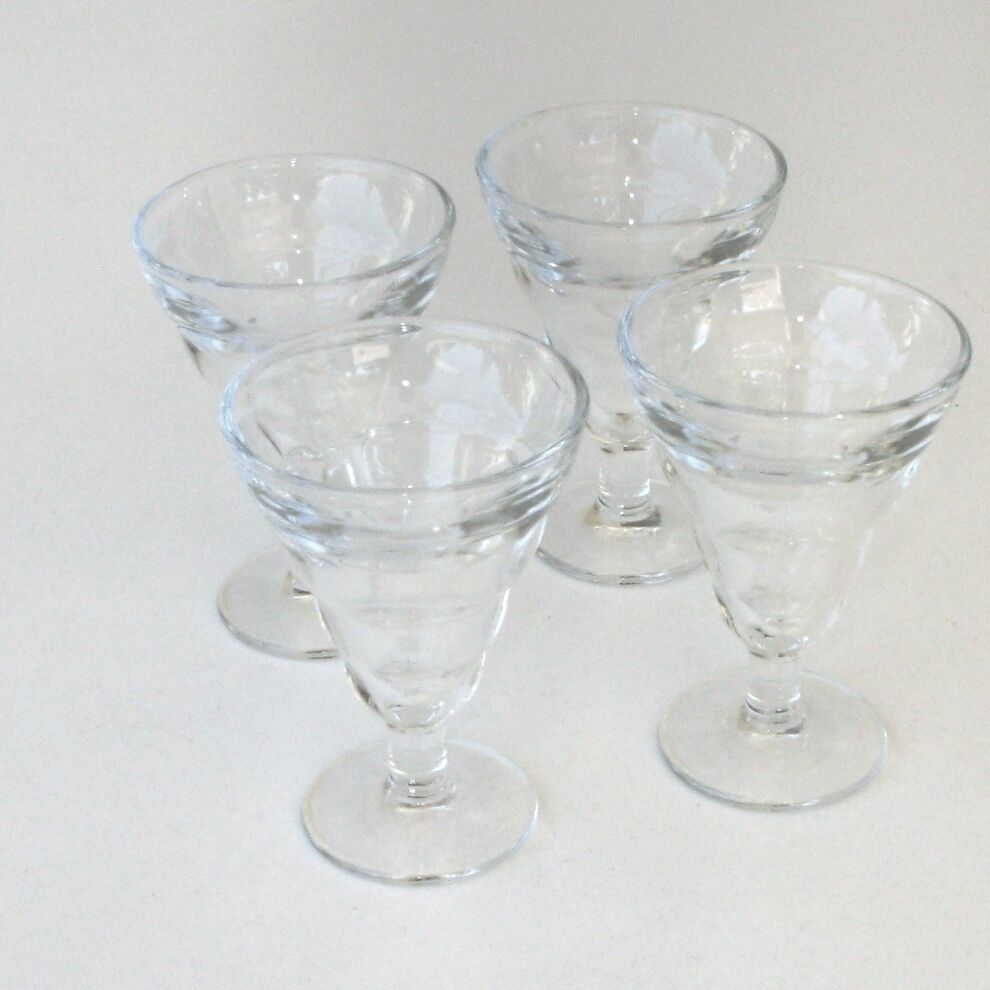 4 Verres à pieds anciens de bistrot blanc ou blanc limé - Duralex France