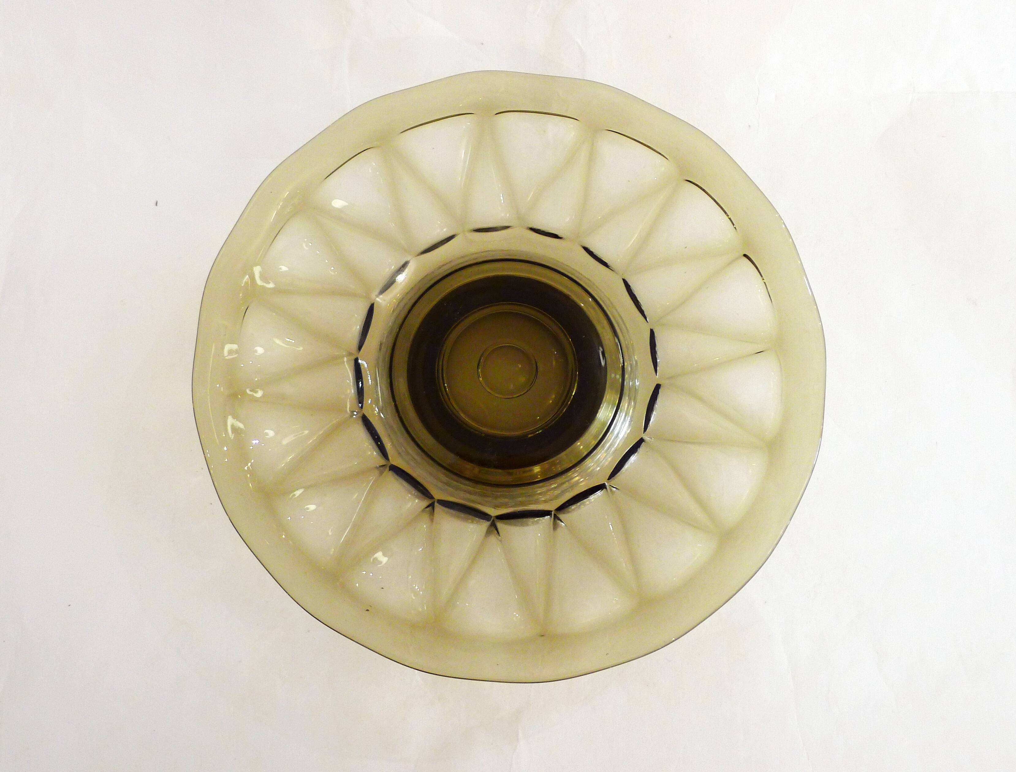 Art Deco footed coupe dish