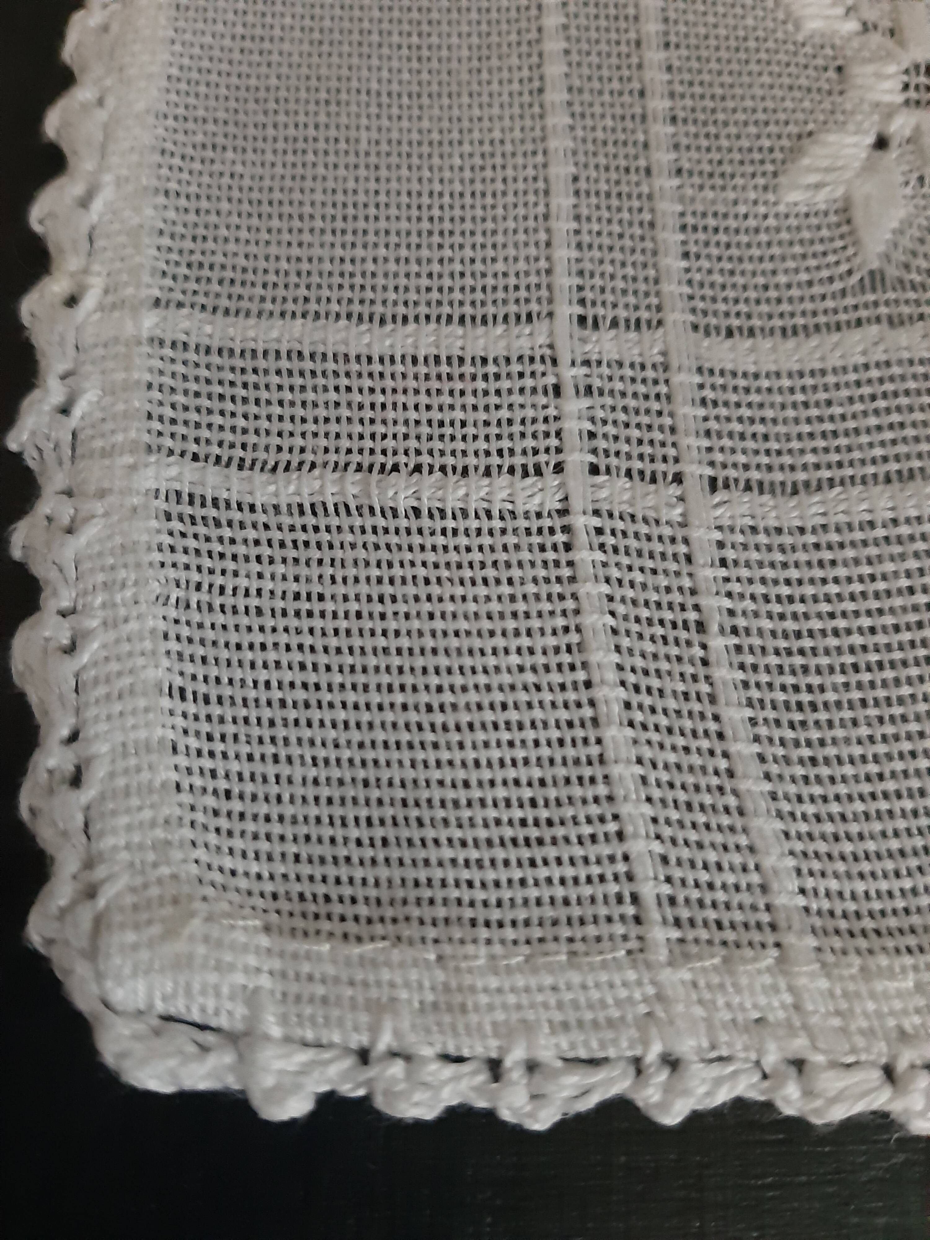 6 towels and table path