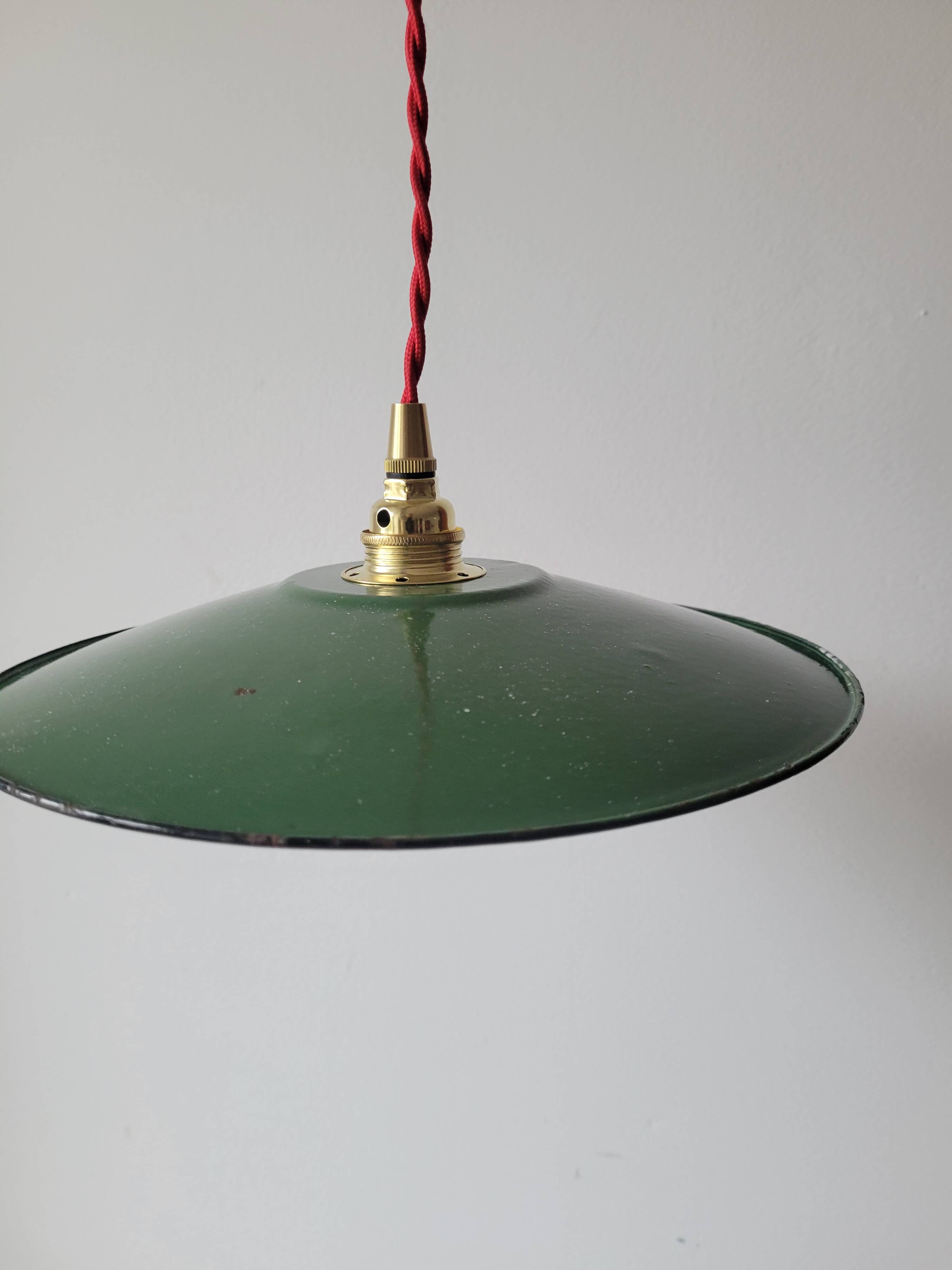 Enamelled sheet metal pendant light