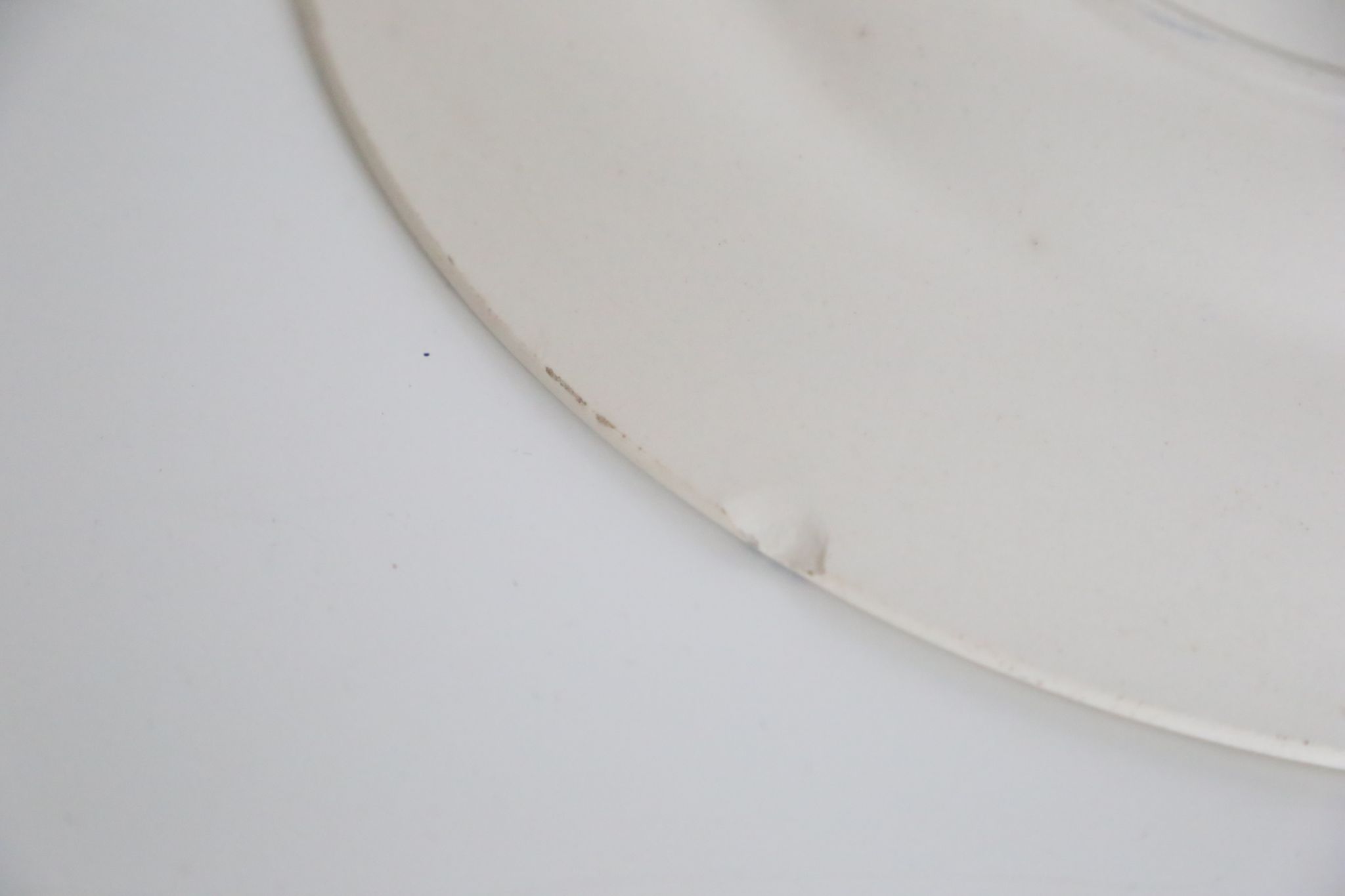 Set of 9 flat plates of Longwy Rouennais motif