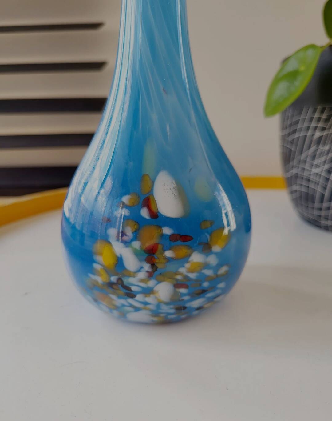 Meerkleurige soliflore vaas, vermoedelijk Frankrijk