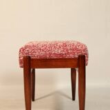Fauteuil scandinave et repose-pieds couleur homard rouge design by H. Lis