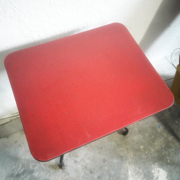 Meuble tv vintage en vinyle rouge