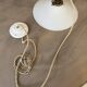 Suspension en verre opalin – vintage DeVOL