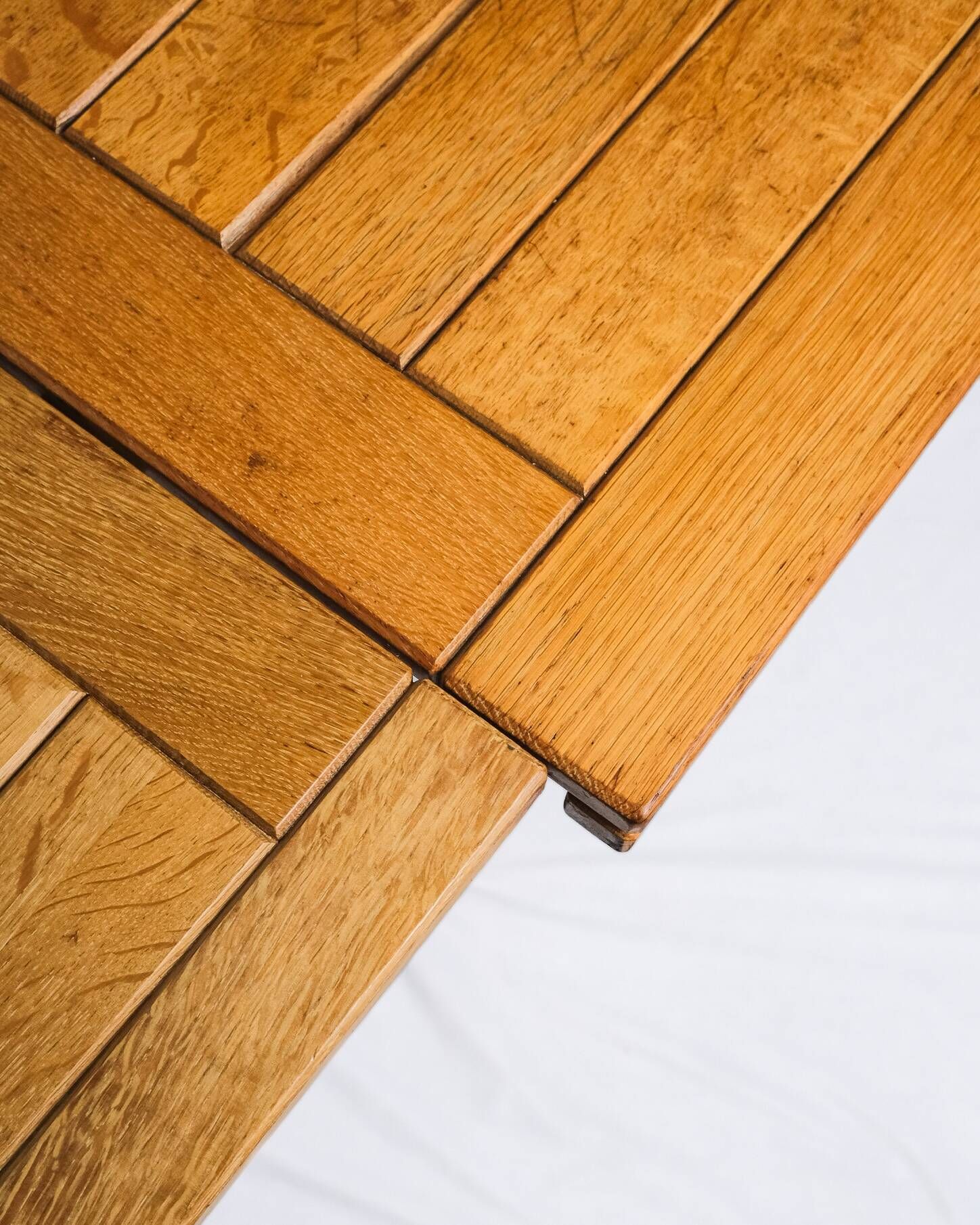 Extendable oak table in the style of Guillerme and Chambron, France 1960s
