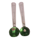 2 single-flower vases