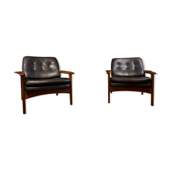 Pair of scandinavian armchairs in black leather and teak