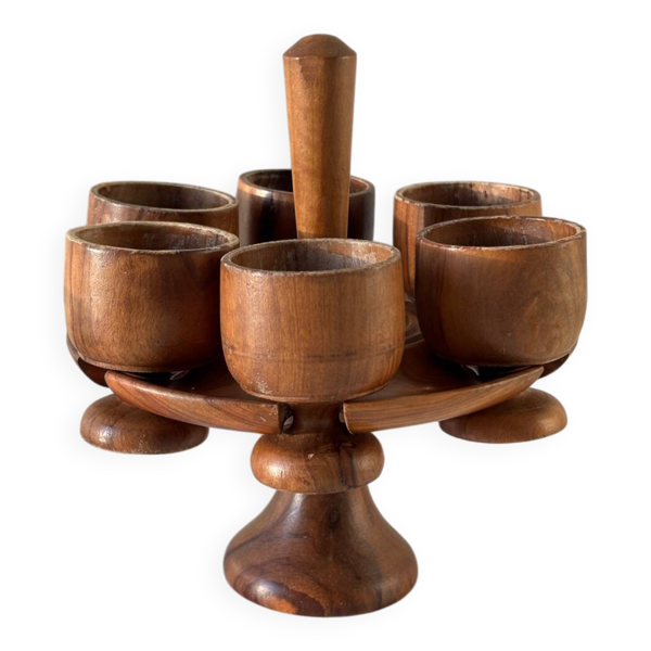 Coquetiers en bois sur support