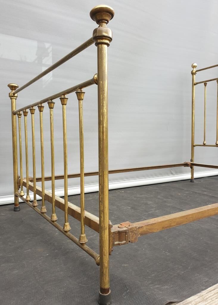 1920s brass bed