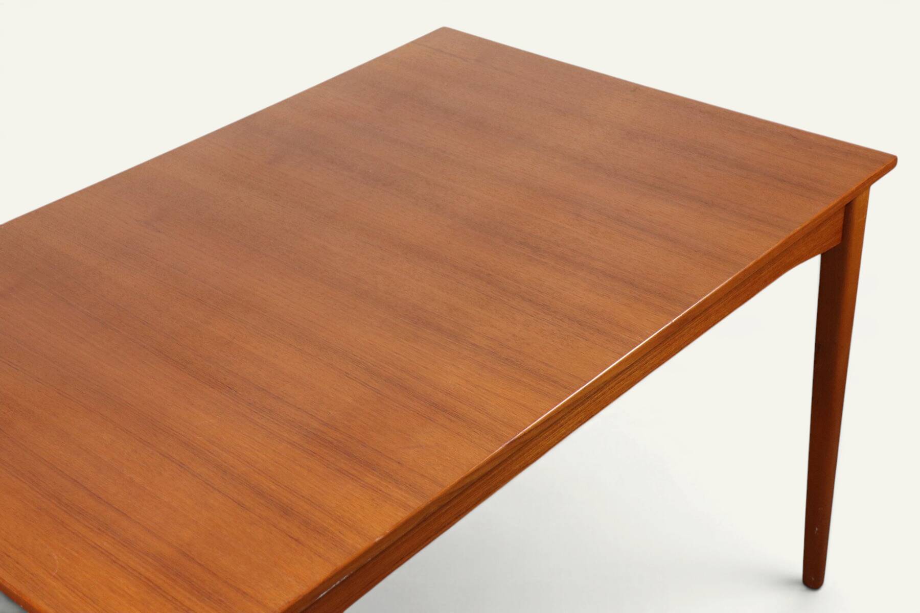 Rectangular extendable dining table in Scandinavian teak – 1960s