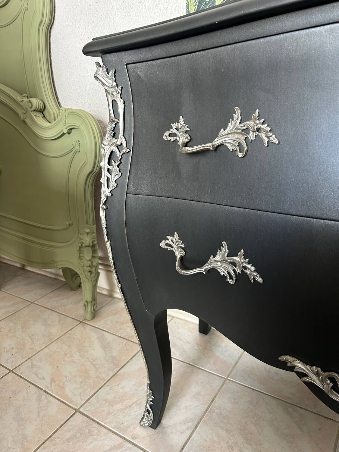 Louis XV chest of drawers