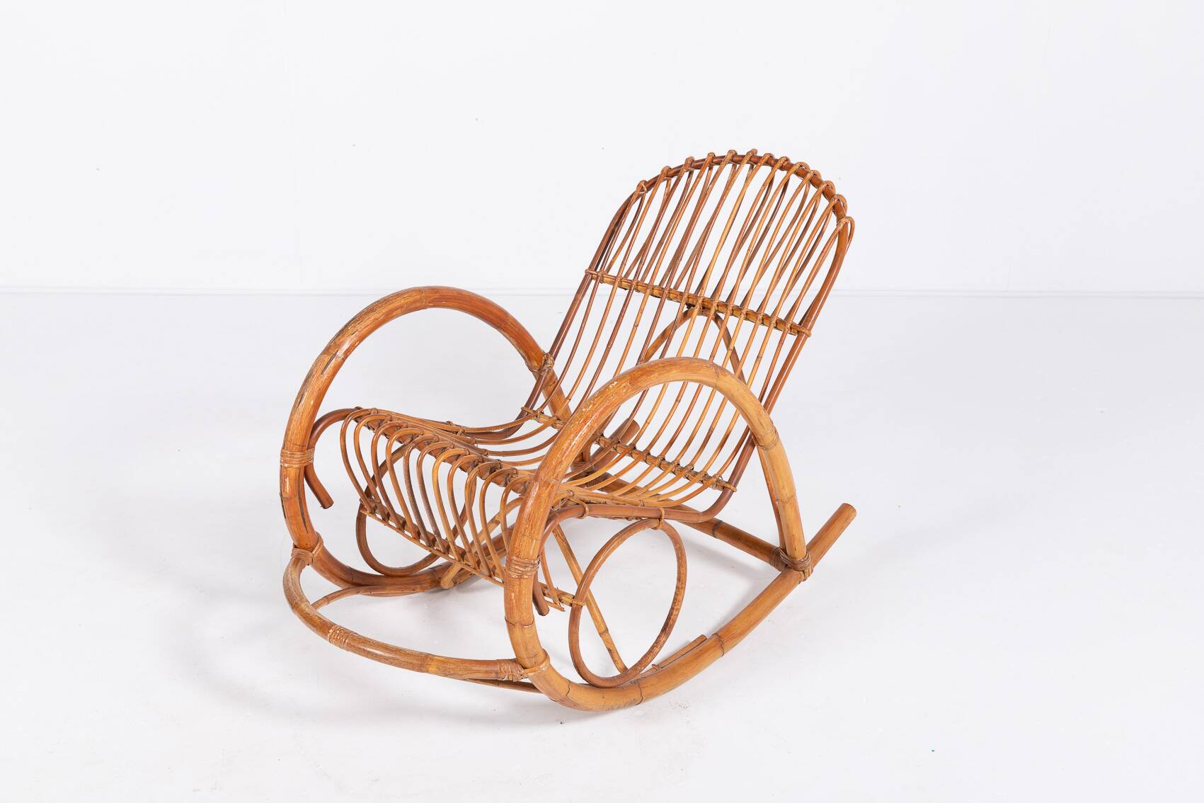 Fauteuil à bascule italien en rotin, 1960