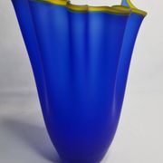 Vase handkerchief in vintage Murano glass, cobalt blue with yellow edging, 80s, 30 cm