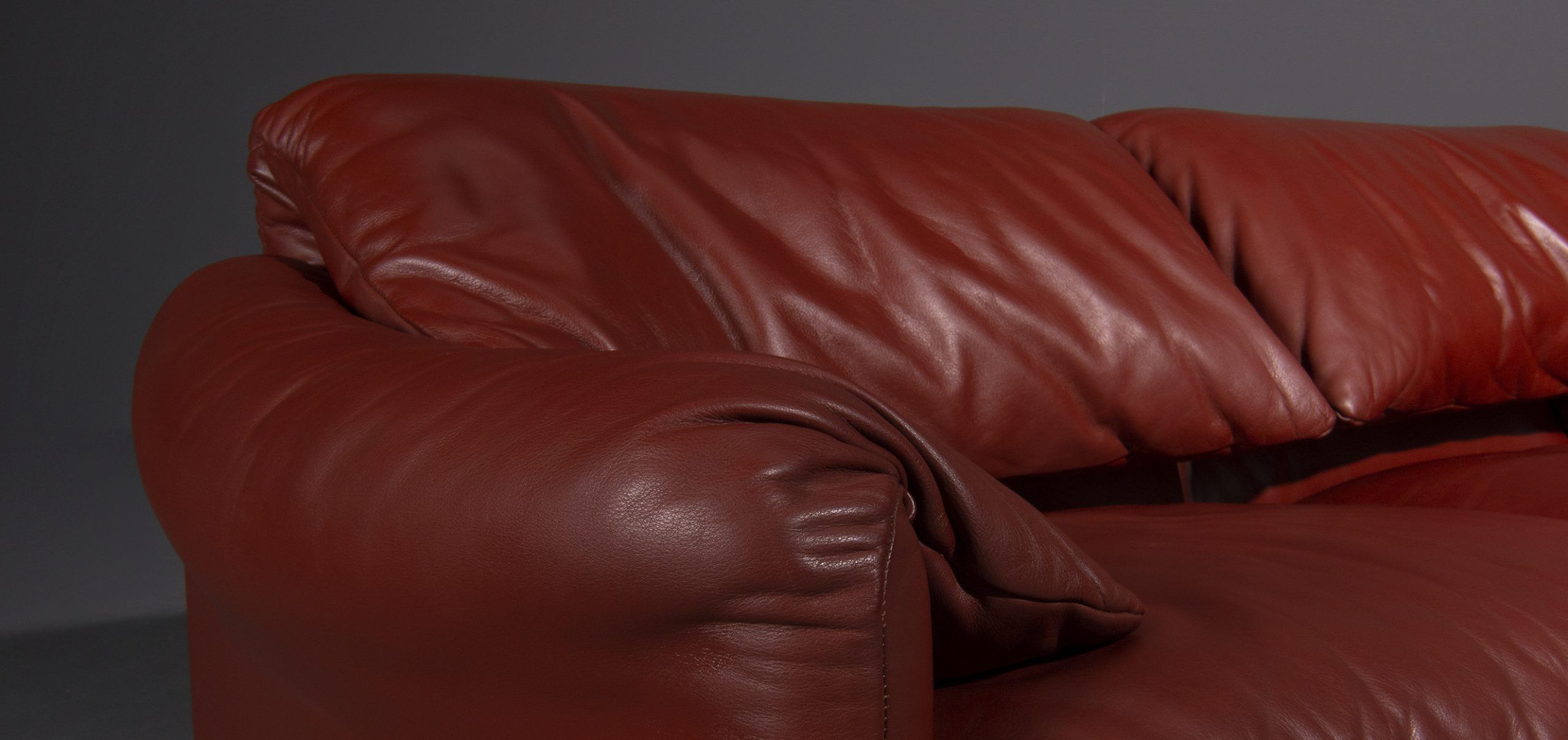 2-seat Maralunga sofa designed by Vico Magistretti for Cassina