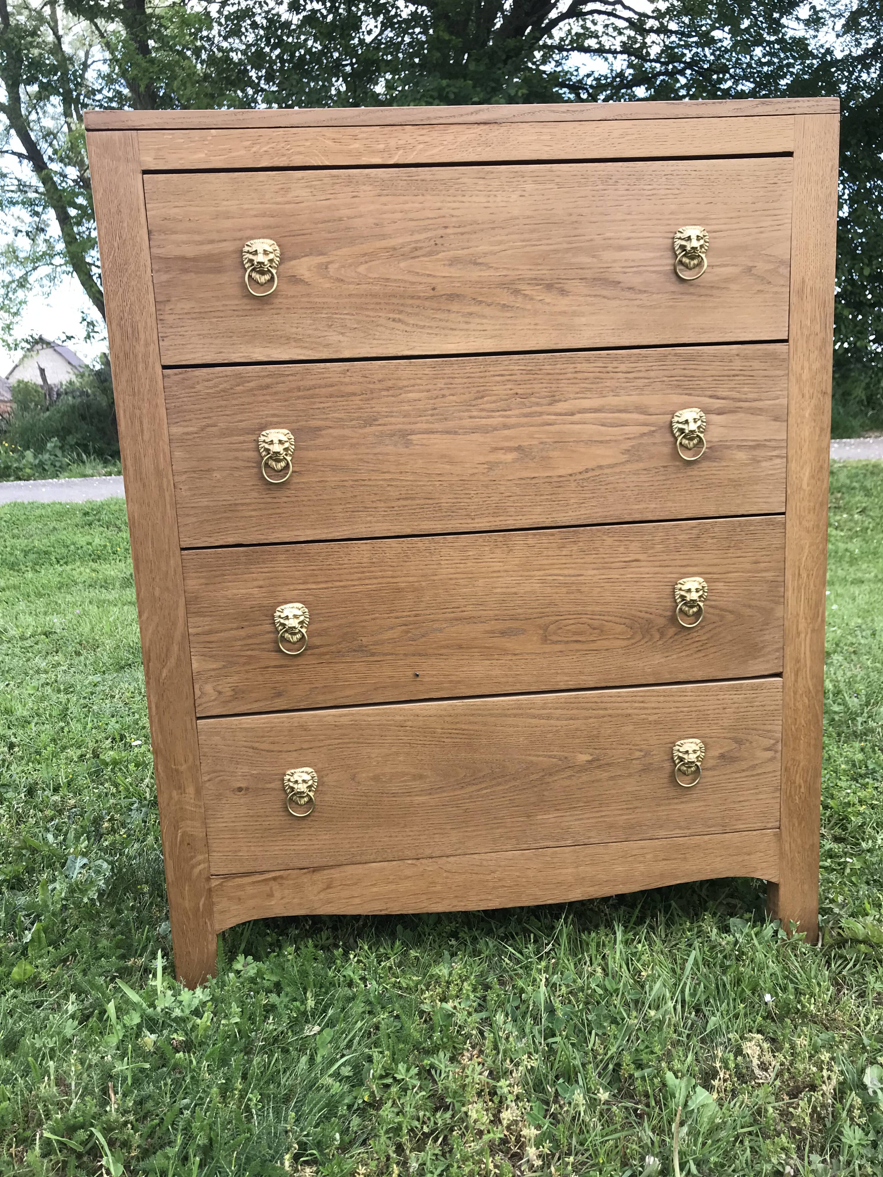 Solid oak chest of drawers
