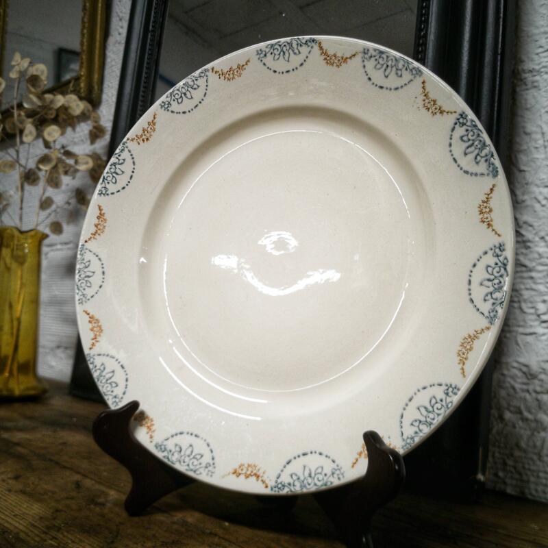 Large presentation dish model "Toul" from Longwy