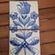 Carreaux de céramique peints à la main motif fleurs bleues