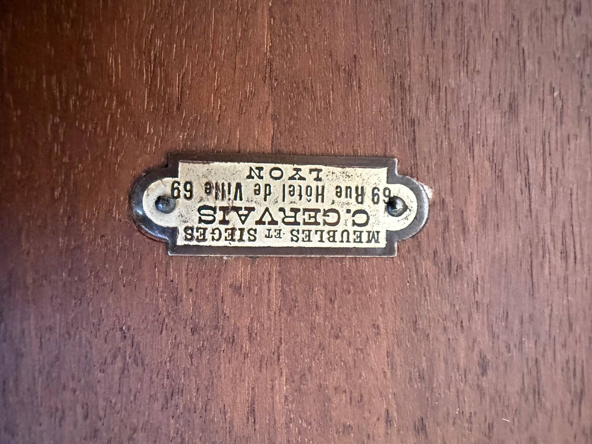 Tea table - Two-tiered mahogany coffee table