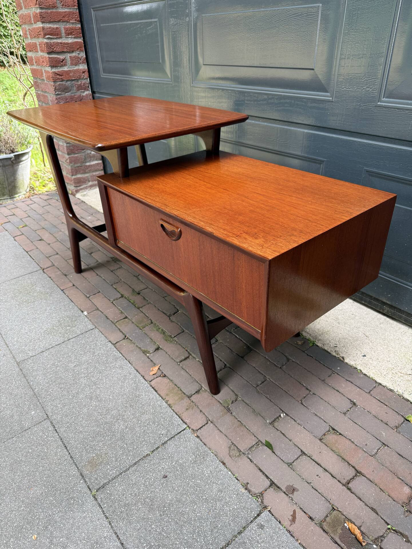 Wébe Tv table