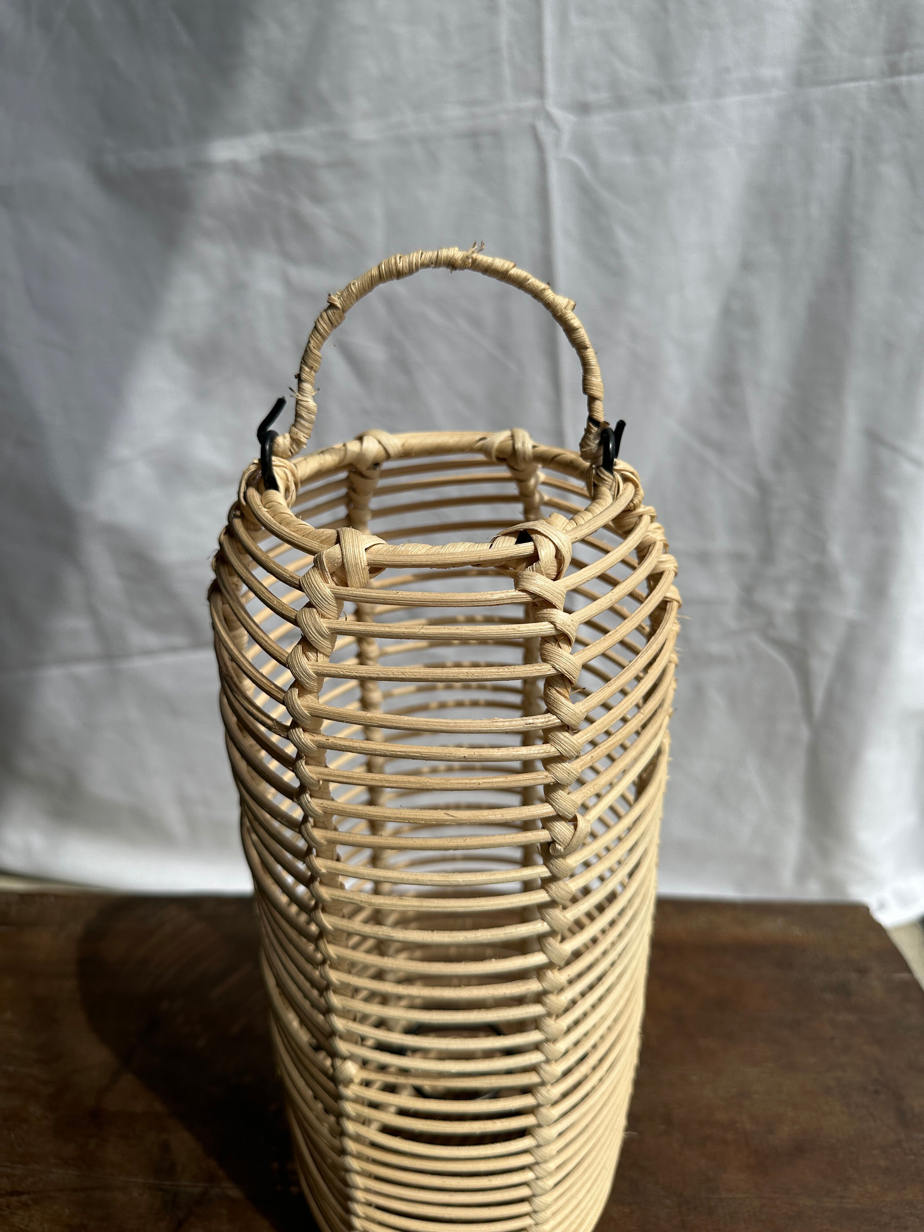 Small lantern-shaped rattan suspension H35 D15