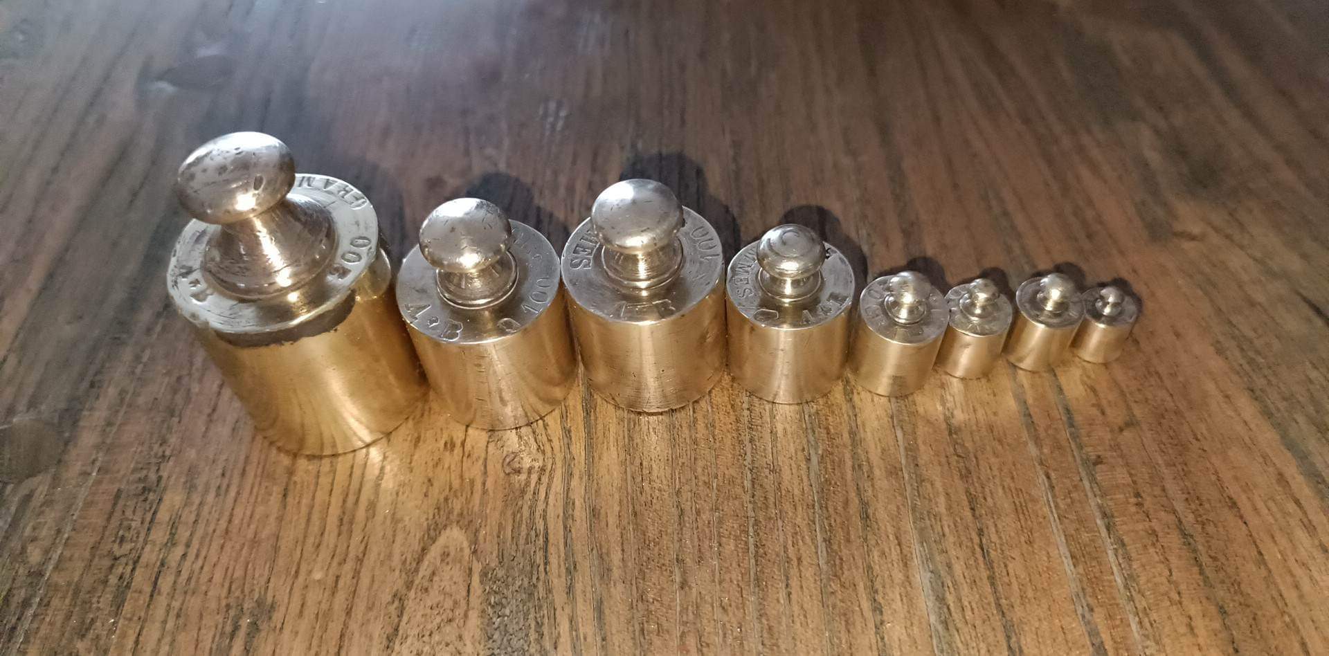 Roberval scale weight set