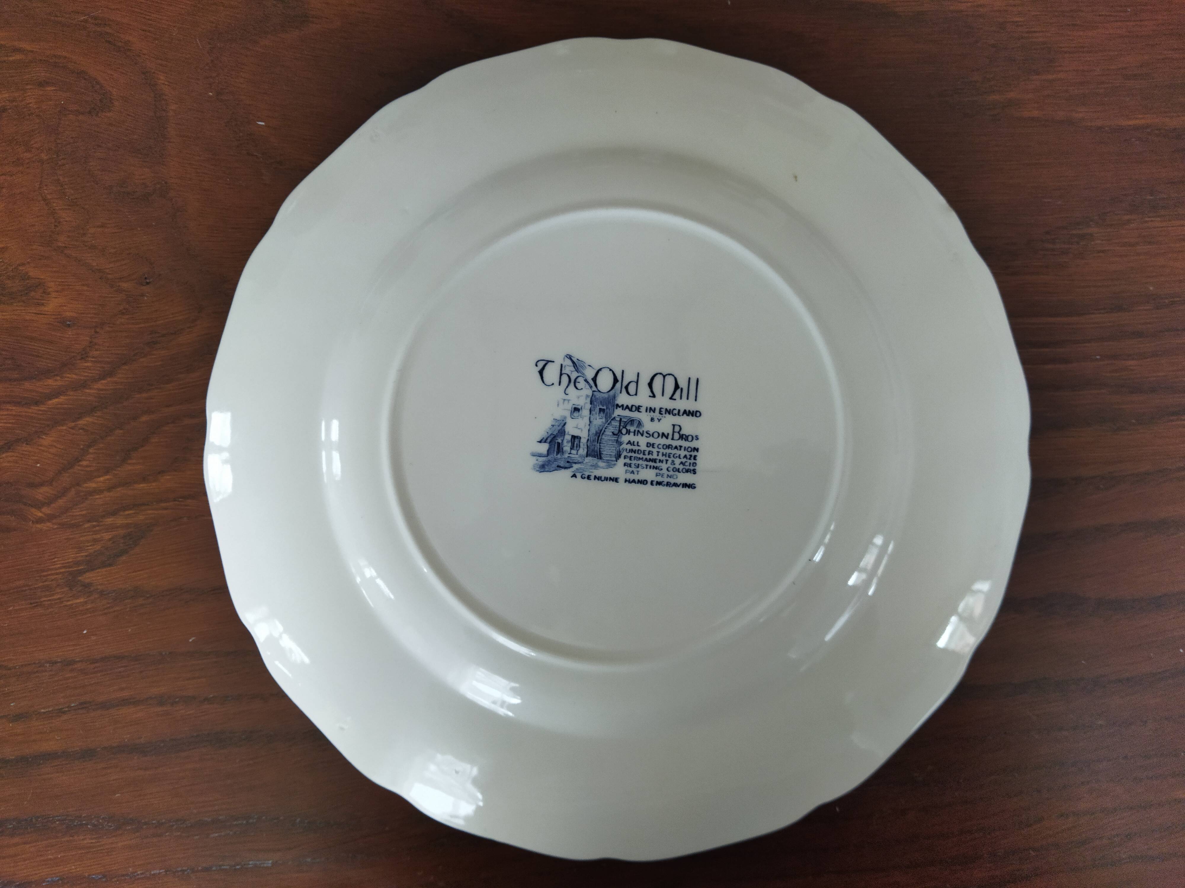 8 blue & white plates