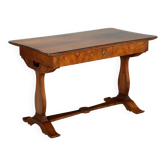 Antique Biedermeier desk in walnut, Austria, mid-19th century.