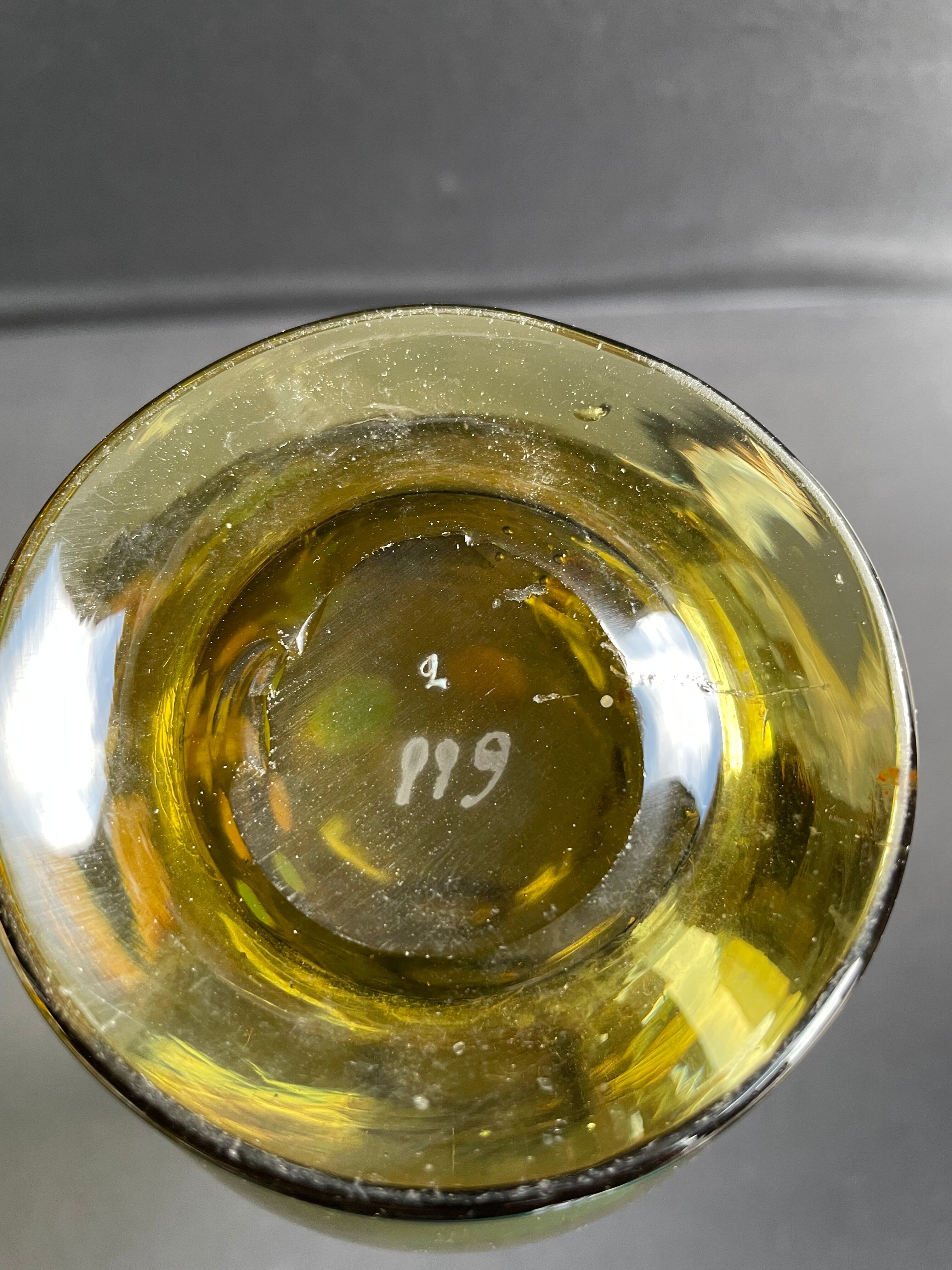 François-Théodore Legras - Verrerie La Plaine Saint Denis - Broc on pedestal with antique green background