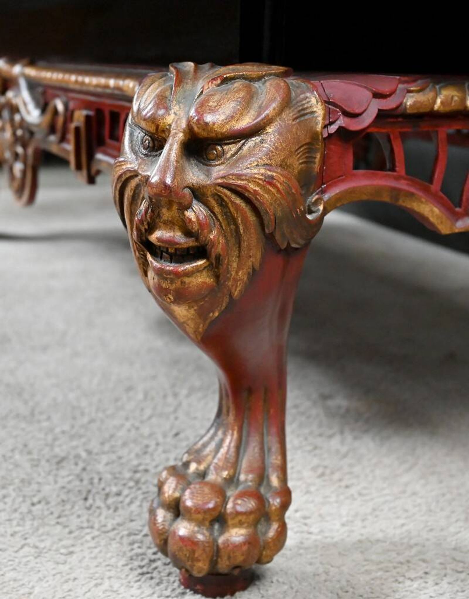 Grande Table Basse Impériale avec plateau de verre, Chine – XXe