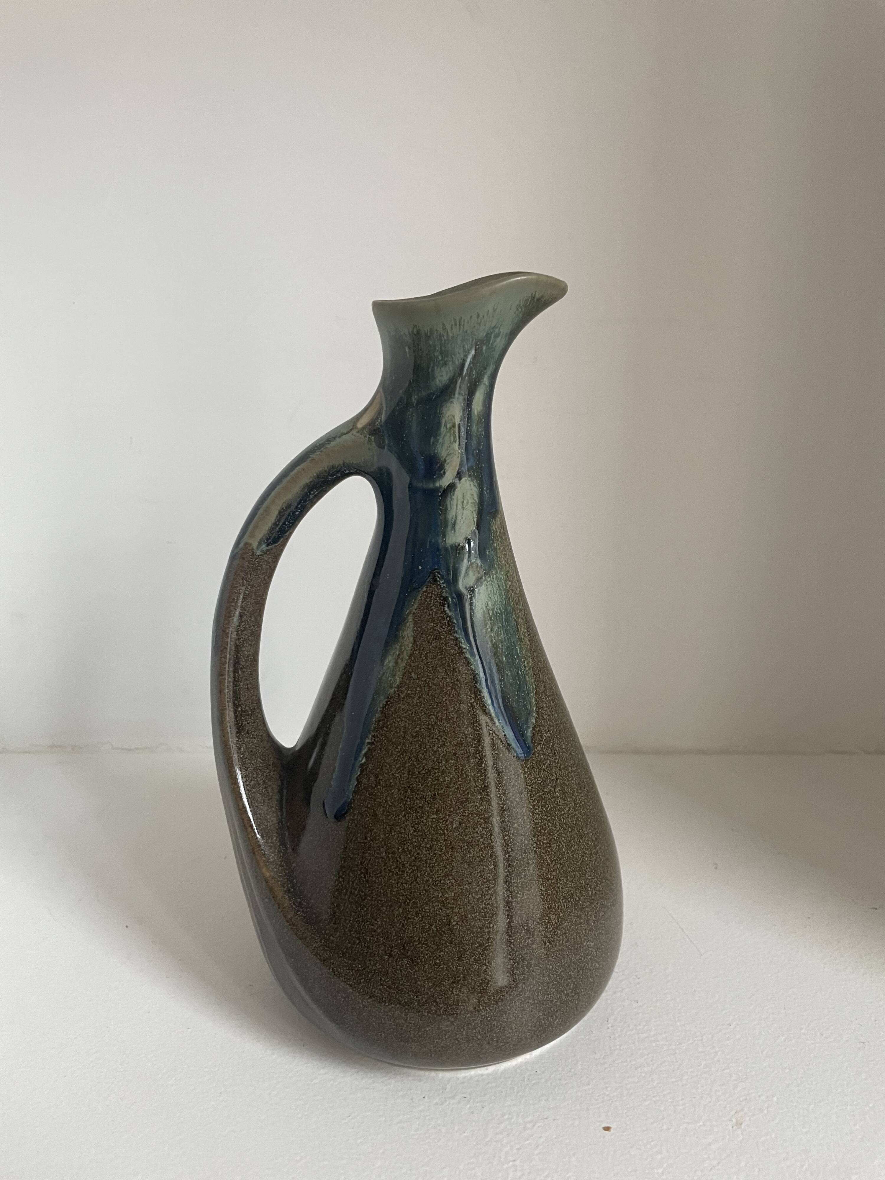 Set of 18 decorative items