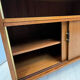 Buffet vintage avec portes coulissantes