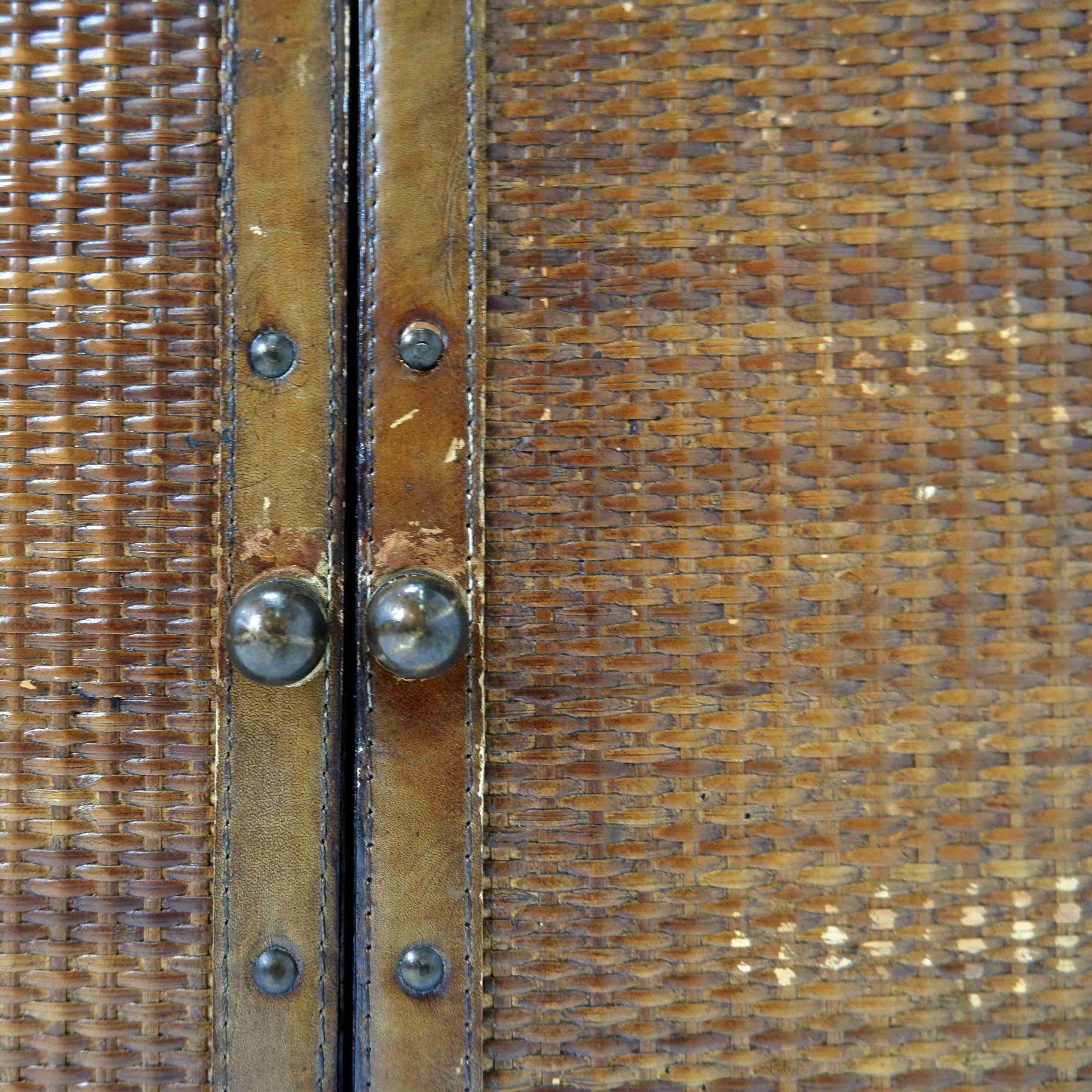 Vintage rattan and leather sideboard - 2 doors - ball feet chest
